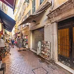 2 Bdr Heart Old Town Nice