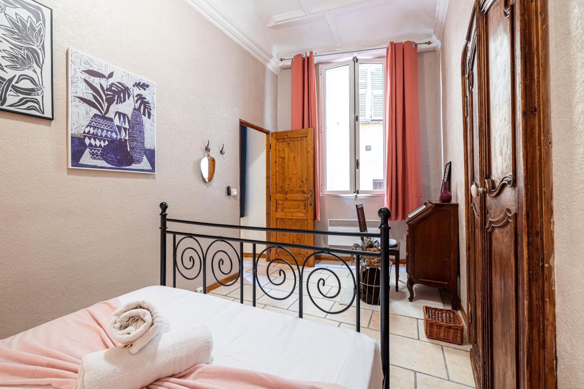 2 Bdr Heart Old Town Appartamento Nizza