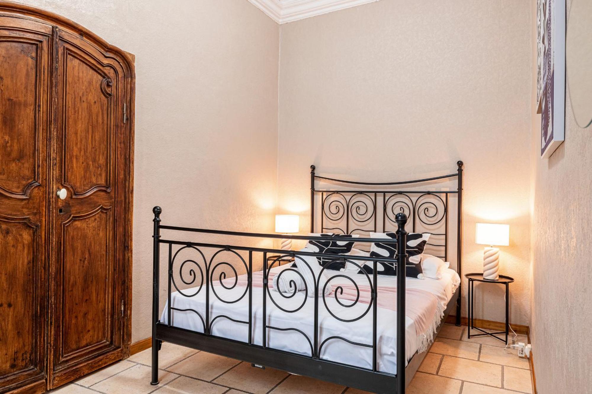 2 Bdr Heart Old Town Nizza